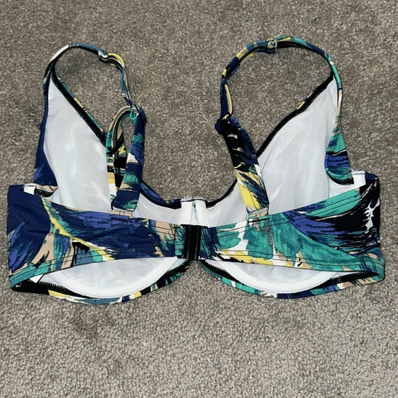 36DD MAGISCULPT bikini top - Picture 3 of 5